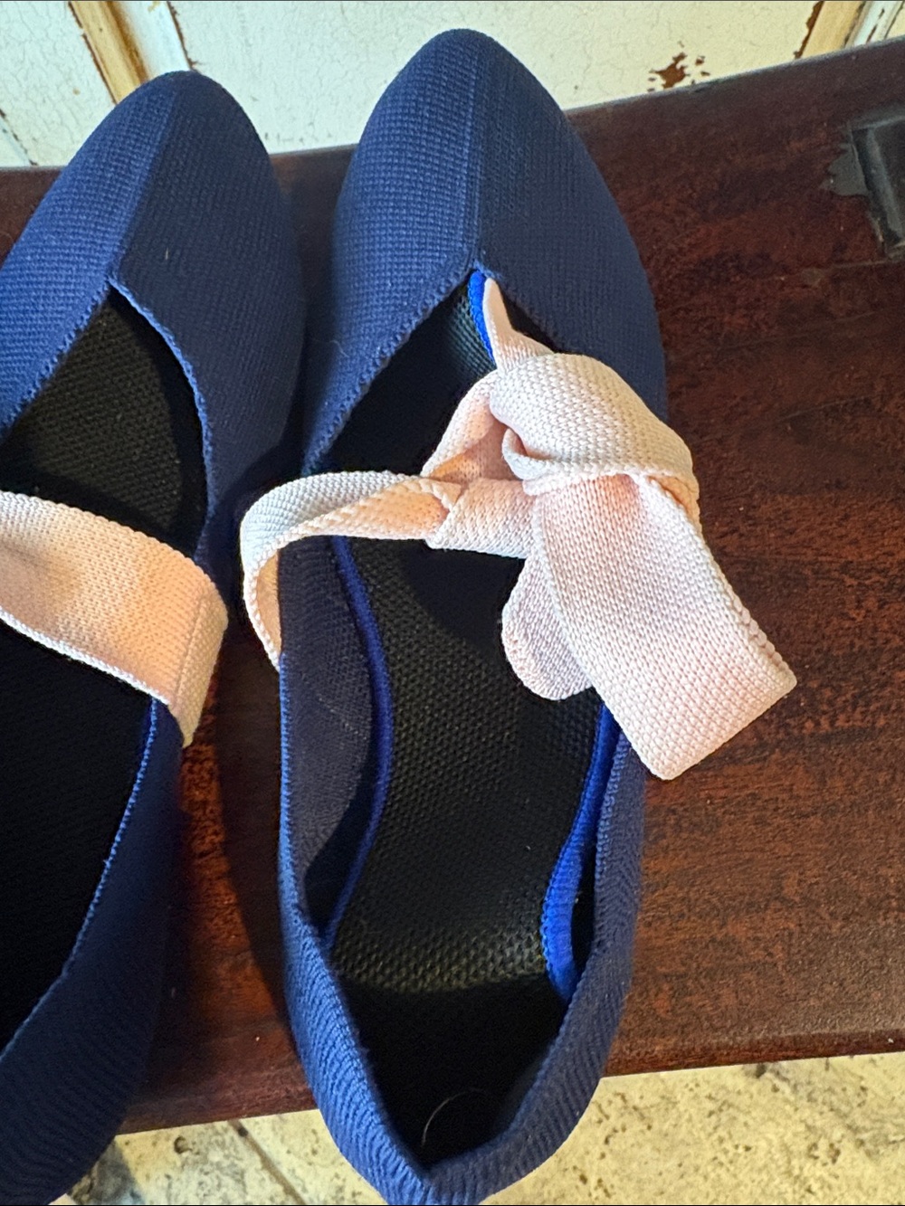 Women's Navy Bow Strap Flats with Light Pink Accent size 7